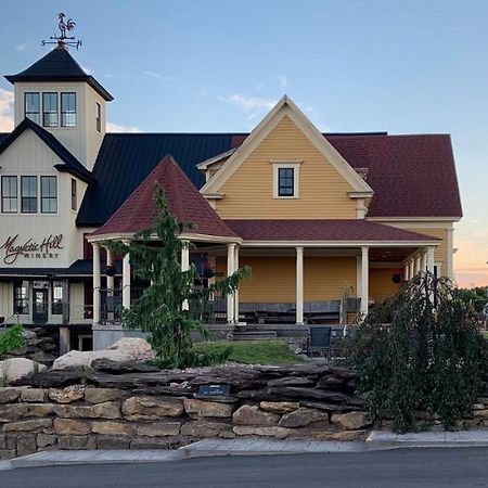Hotel Magnetic Hill Winery Moncton Exterior foto
